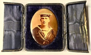 Medals Photographic portrait of a sailor Royal Navy in fitted case