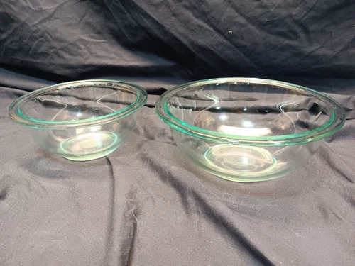 Vintage Set of 2 Pyrex Clear Glass Nesting Mixing Bowls #322 #323