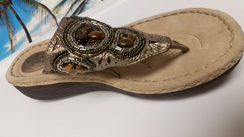 NEW Clarks Playful Womens 7.5 M Metallic lLeather Studded Scroll Wedge Sandals - Picture 5 of 8