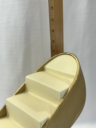 Espositore stiletto tacco alto gigante oro scarpa destra per miniature - Foto 9 di 19