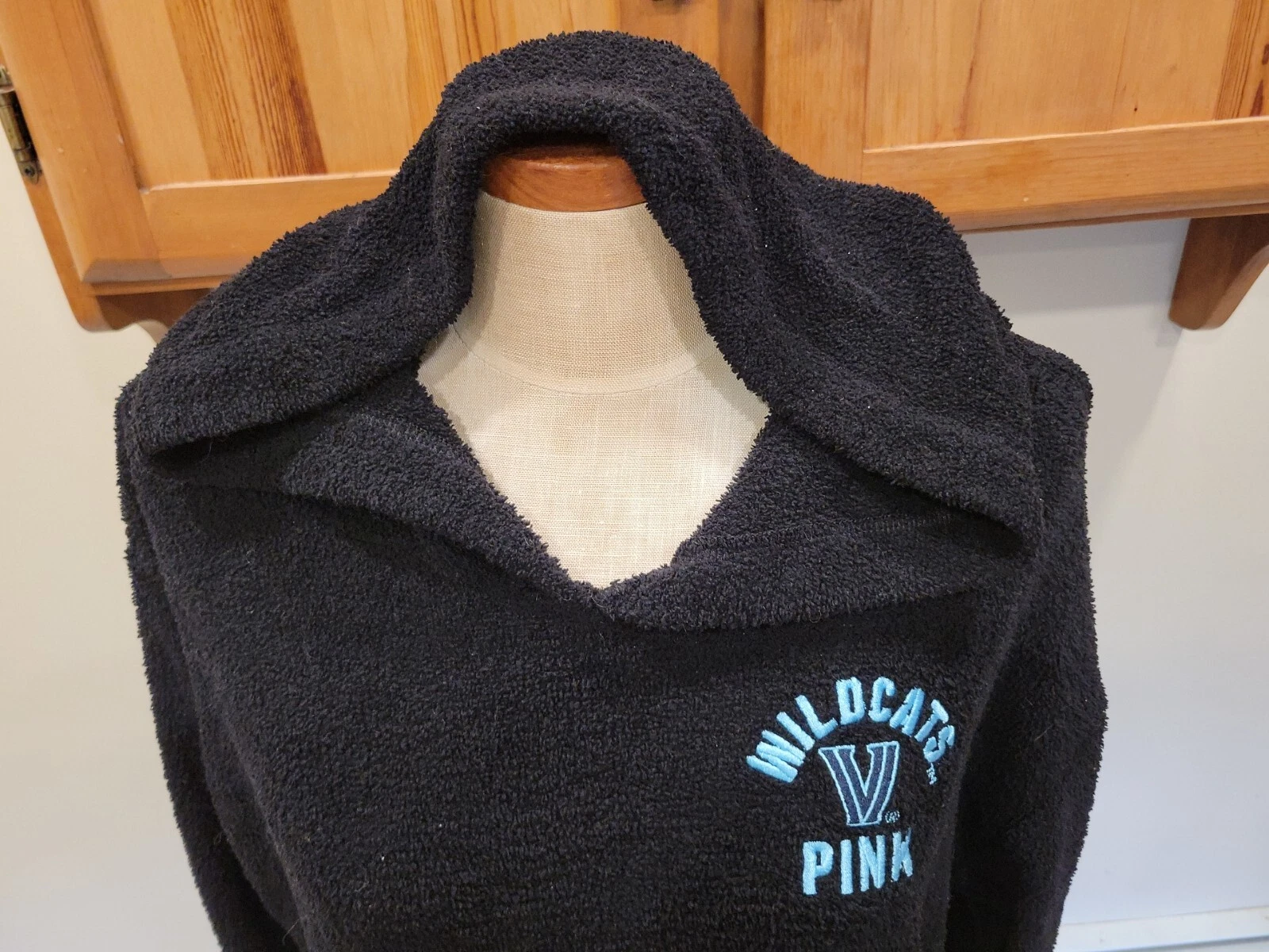 UNDERCOVER Felpa con cappuccio sherpa rosa Victoria Secret nera gatti selvatici Villanova taglia L