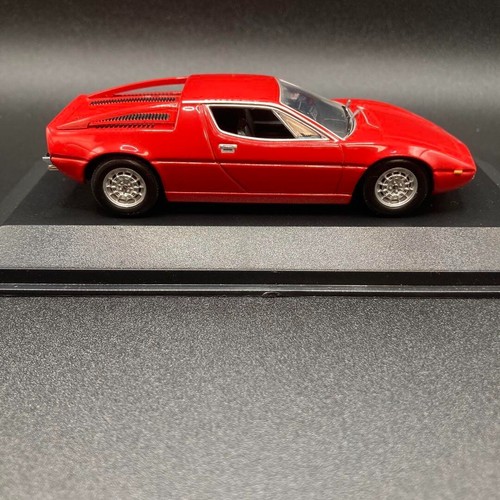 Minichamps 1/43 Maserati Merak Red Diecast Model Car - Picture 8 of 10