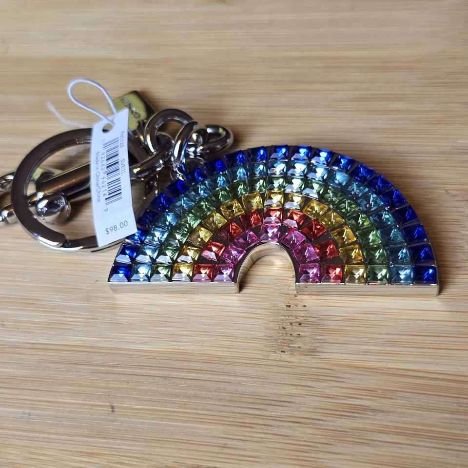 Raro Coach Rainbow Crystal Charm F65128, 2019 Sunset Outlet exclusivo Pre Pride Foto 2 de 4