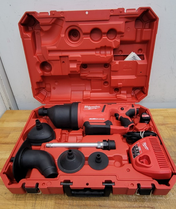 Milwaukee 2572-20 M12 Airsnake Cordless Drain Cleaning Air Gun Kit - USED