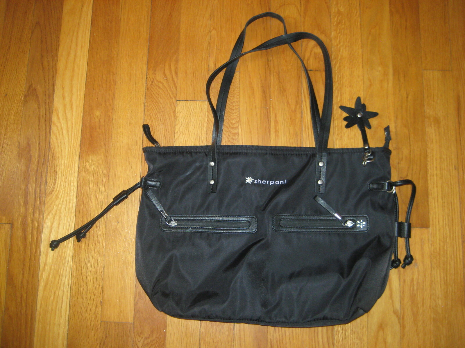 sherpani lima shoulder bag