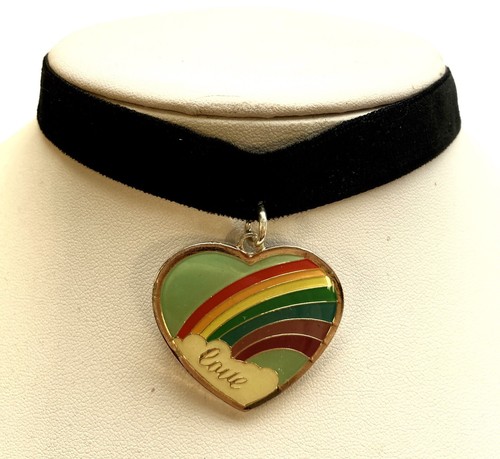 Gargantilla Corazón Arco Iris esmalte terciopelo orgullo amor LGBT hecha a mano original años 90 y2K - Imagen 4 de 4