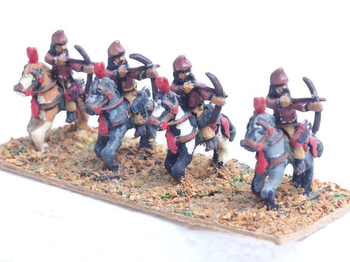 15MM RENAISSANCE OTTOMAN TURK MOUNTED ARCHERS X 9. PAINTED. BROWN 1880 - Picture 2 of 4