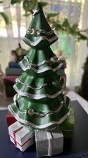 Vintage Light Up Christmas Tree 8.5” Green With Presents Underneath Multicolor