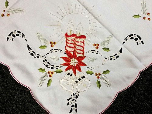 51'' Round White Embroidered Christmas Red Poinsettia Polyester Tablecloth - Picture 6 of 6