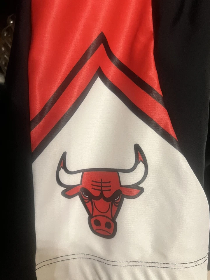 Vomax Cycling Shorts Chicago Bulls Size Small - Image 3 of 4