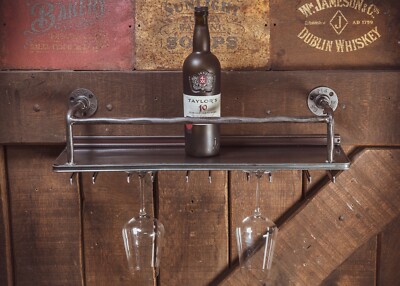 Industrie Weinregal Wandmontage mit Glashaltern