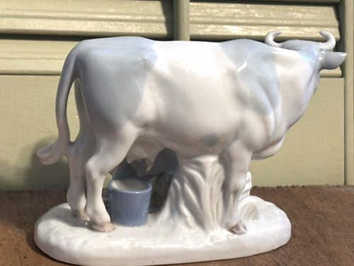Blue and White Porcelain Milk Maid Woman Lady w Holstein Cow Beautiful - Picture 6 of 18