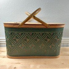 HAWKEYE BURLINGTON Picnic Basket Woven Retro - IOWA - Made in USA - Green
