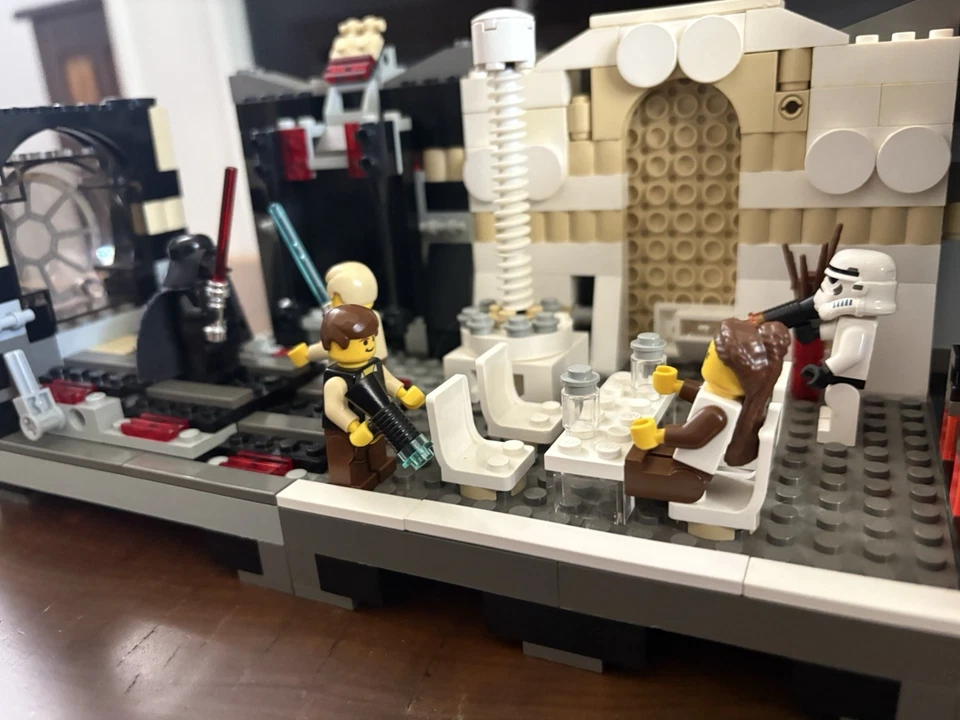 Lego Star Wars 10123: Cloud City - 2003  - Near complete - No Box - ALL MINIFIGS - Image 3 of 4