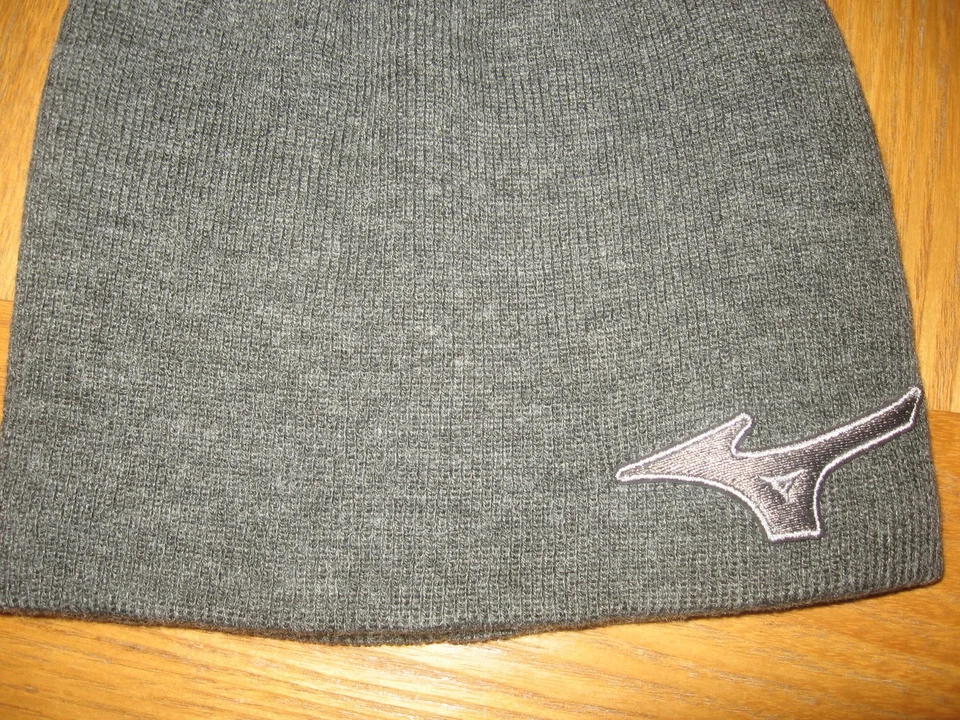 BNWT MENS MIZUNO MELANGE GOLF WINTER  BEANIE HAT GREY ONE SIZE FREE POSTAGE - Image 3 of 4