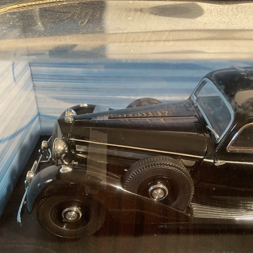 Modelo de coche Mercedes Benz 1938 770K negro fundido a presión 1:18 Foto 2 de 4