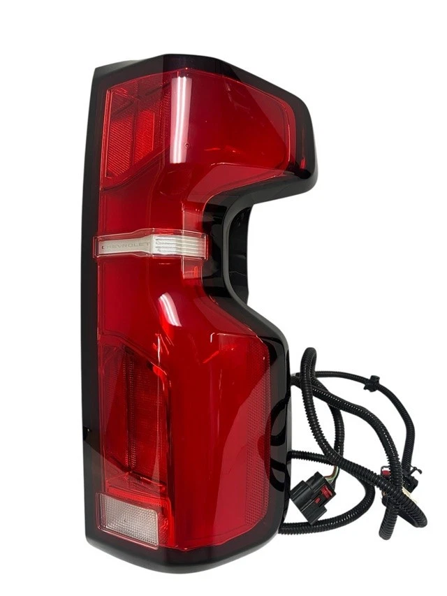 Luz Trasera GM Pasajero Derecha LED 24-25 Chevy Chevrolet Silverado 2500 3500 HD Foto 2 de 4