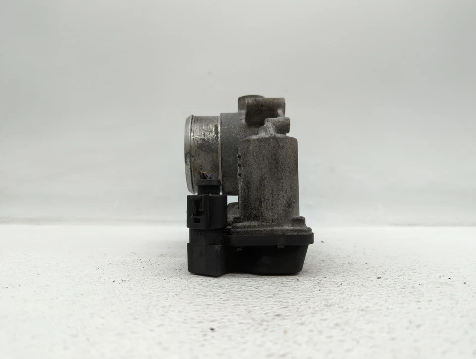 Volkswagen GTI 2006-2019 carrocería del acelerador GCJ0Q Foto 3 de 4