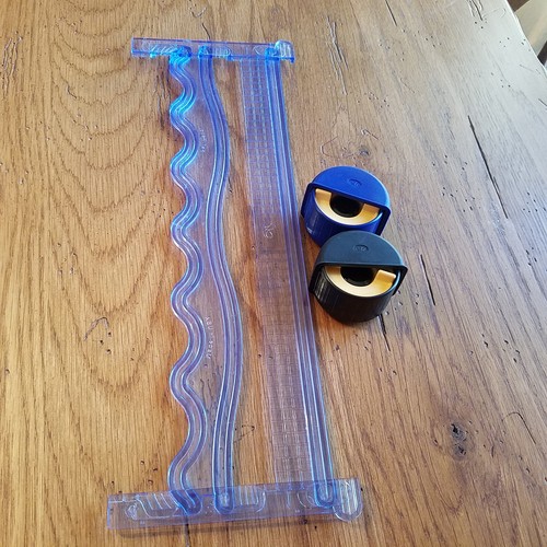 CREATIVE MEMORIES CUTTING SYSTEM 12 INCH PATTERNS STRAIGHT WAVY SWELL + 2 BLADES - Picture 4 of 4