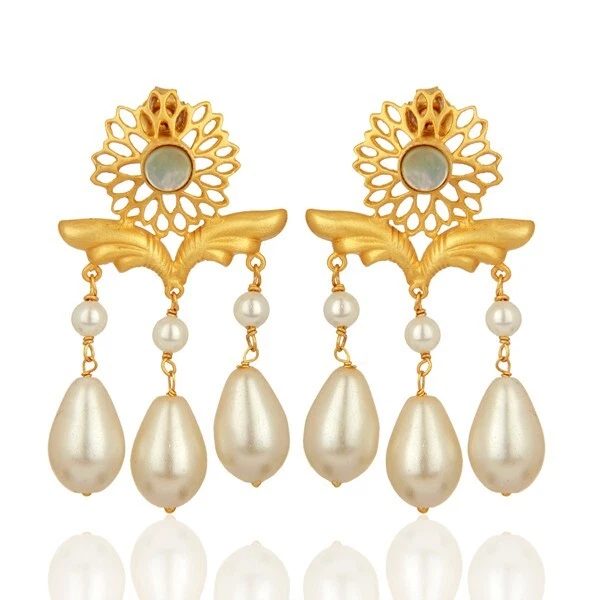 Традиционные латунные серьги с драгоценными камнями позолоченные перламутровые висячие серьги - Изображение 2 из 3