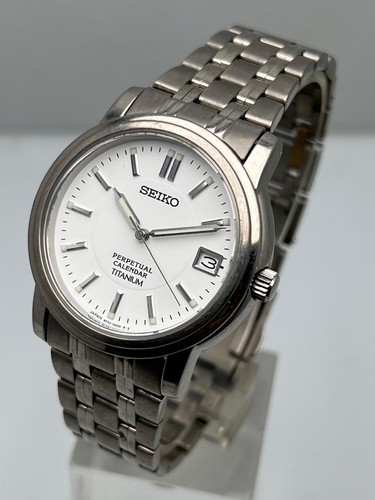 Vintage Seiko Perpetual Calendar Titan Quarz weißes Zifferblatt Herren Armbanduhr - Bild 3 von 10