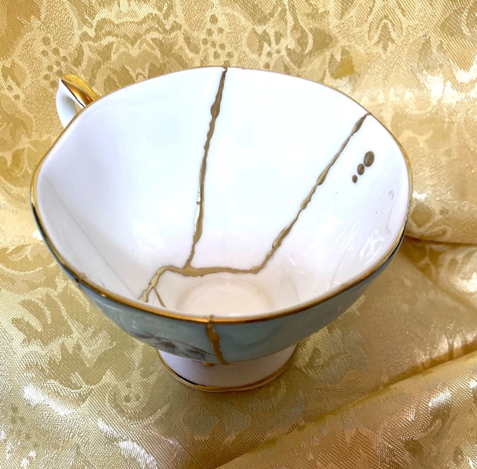 KINTSUGI WABI SABI ROYAL ALBERT 100 AÑOS 1950 FESTIVAL TAZA DE TÉ AZUL HECHA A MANO Foto 4 de 4