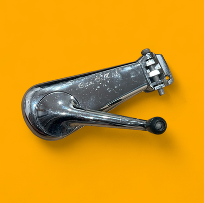RIVAL のヴィンテージ缶とボトルオープナー VINTAGE Rival CAN-O-MAT Can Opener with Wall Mount 45-S Chrome