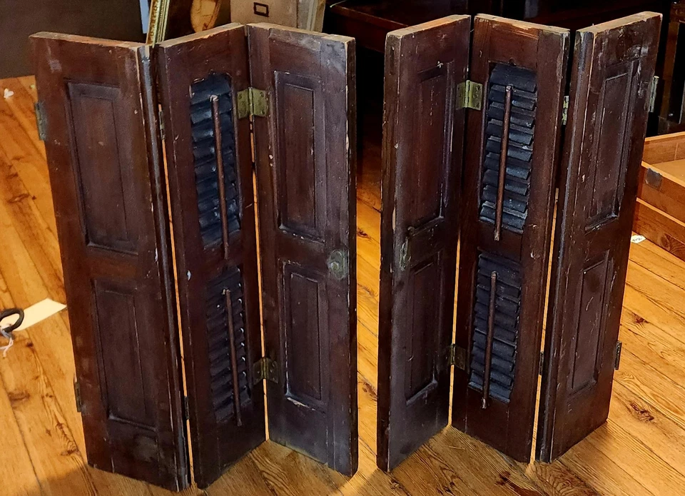 Hermosas persianas de ventana de madera vintage de 1 juego de Plantation Williamsburg Va Foto 2 de 4