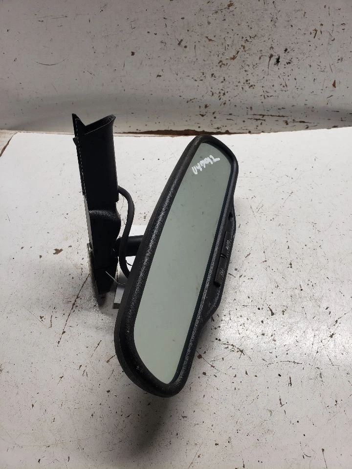 Rear View Mirror With Light Sensitive Mirror Fits 00-05 LESABRE 1362682 - Image 2 of 4