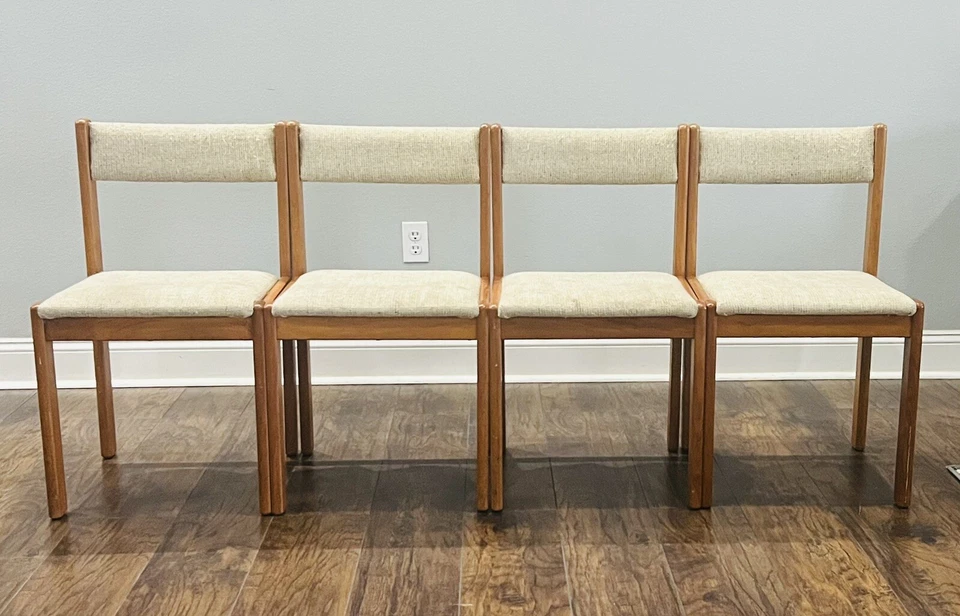 4 sillas de comedor danesas modernas Findahl Mobler A/S Dinamarca teca avena tweed Foto 4 de 4