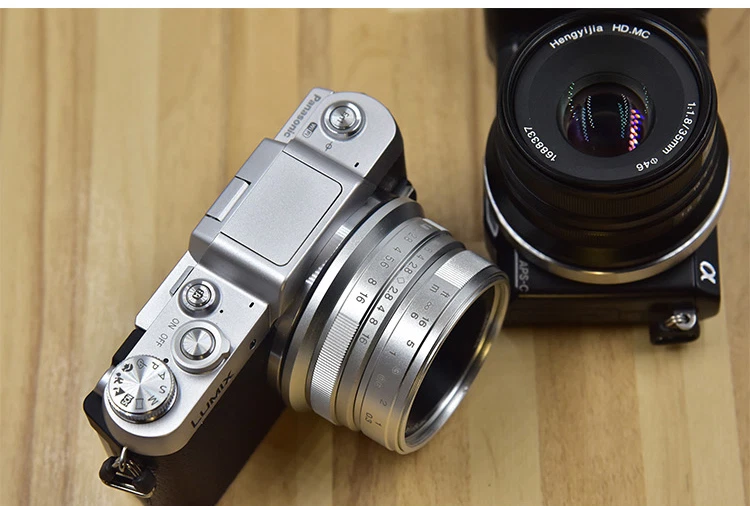 7artisans 25mm F1.8 Manual Focus LENS Silver f/Panasonic Olympus Micro 4/3 Cmr. - Image 3 of 3