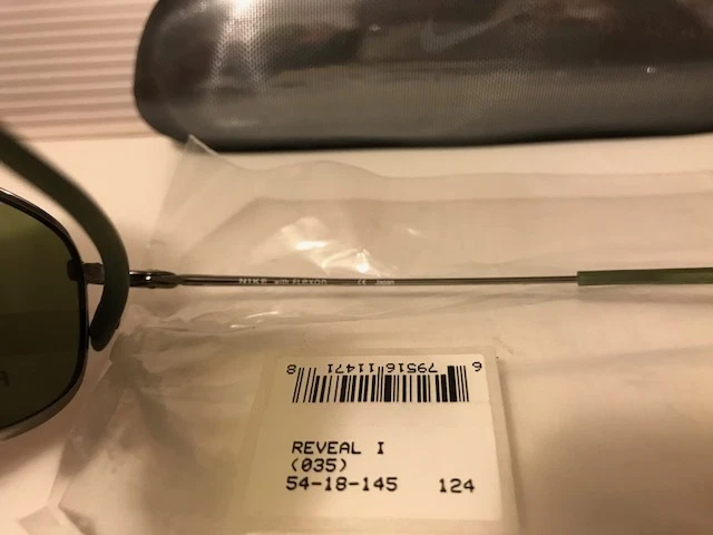 Новые солнцезащитные очки NIKE Reveal I Flexon 035 в стальной оправе с серыми линзами - сделано в Японии - Изображение 4 из 4