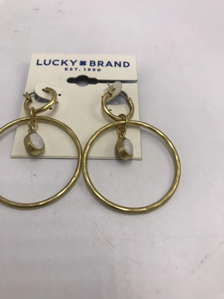 Brincos de argola de gota de pedra dupla face branco blush Goldtone marca sorte US$ 29 LC955 - Imagem 3 de 4