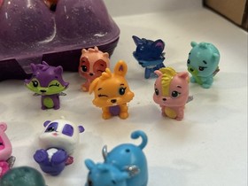 Hatchimals COLLEGGTIBLES 32 piece Fun Lot Giraffe Lion Sloth Zebra Rare Limited