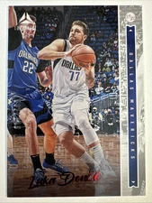 2021-22 Panini Chronicles Luminance Luka Doncic Red #/149 #242