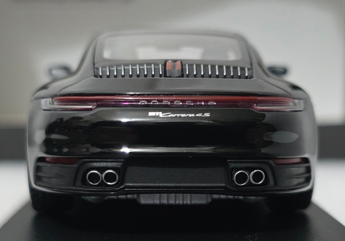 Porsche 911 (992) Carrera 4S 2019 Black 1:43 Minichamps 410069320