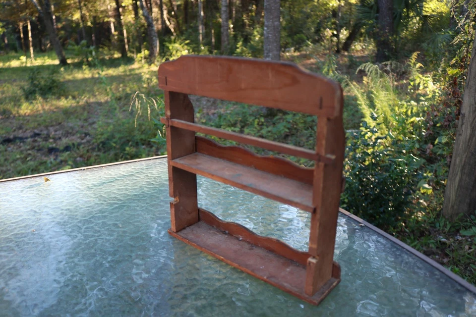 Estante de especias de madera vintage dos estantes Foto 3 de 4