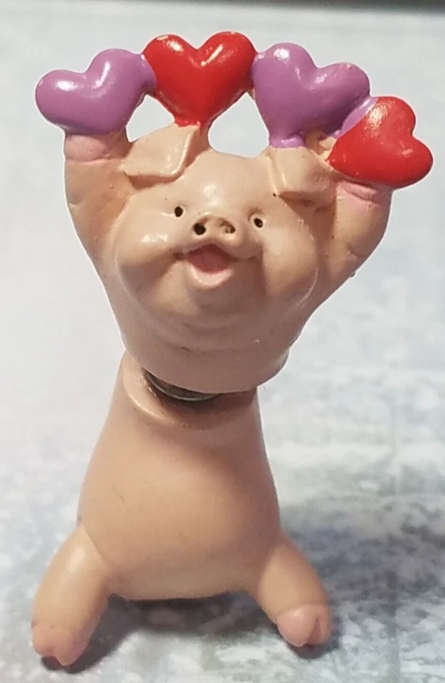 Vintage Plastic Pig Holding Hearts Post Earrings Valentines Day Costume Fashion Foto 2 de 4