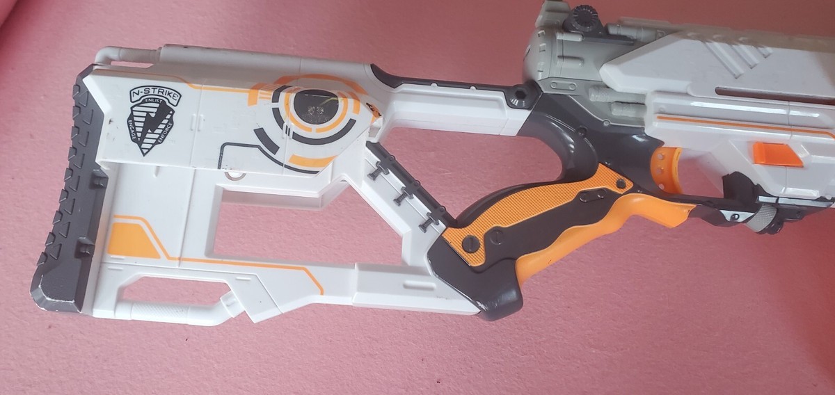PO1 NERF N-Strike CS-6 Longstrike Dart Blaster (25558) (white out