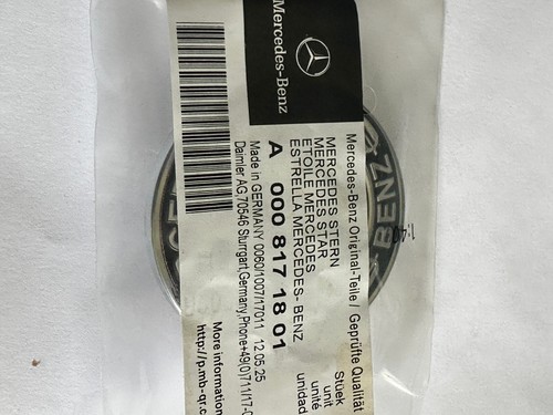 New Mercedes-Benz Wreath Flat Bonnet Badge Emblem Blue or Black OEM A0008171801 - Picture 16 of 19