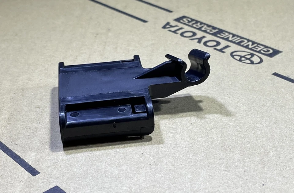 08-14 TOYOTA SCION XD SOPORTE DE VARILLA DE CAPÓ ABRAZADERA RETENEDOR CLIP FABRICANTE DE EQUIPOS ORIGINALES NUEVO Foto 3 de 4