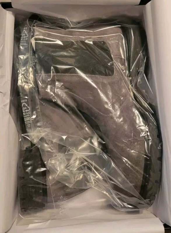 Good Man Brand Modern City Chelsea Charcoal Grey Leather  display picture 3