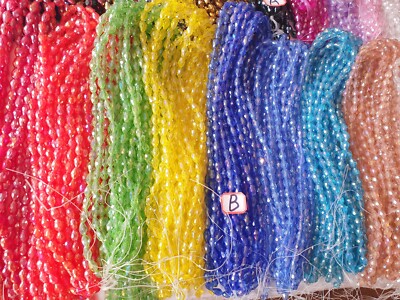 Restposten 10 Faden (570 Perlen) gemischte Farben Tropfen Kristallperlen 12mm x 8mm B