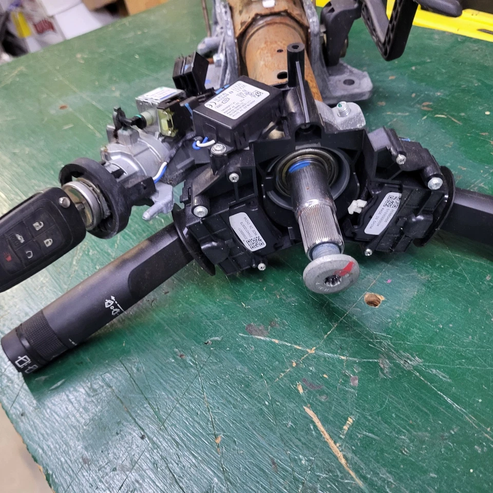 Оригинальная рулевая колонка в сборе 2010 GMC Terrain SLT - Изображение 2 из 2