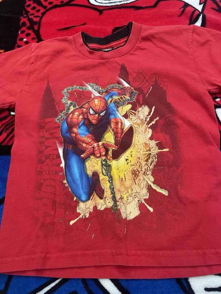 Camisa de Colección Marvel Mad Engine Spiderman Niños Talla 5/6 Excelente Estado Foto 2 de 4