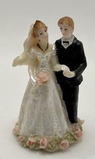 BRIDE AND GROOM FIGURINE / WEDDING CAKE TOPPER, 2 1/2" RESIN, NEW