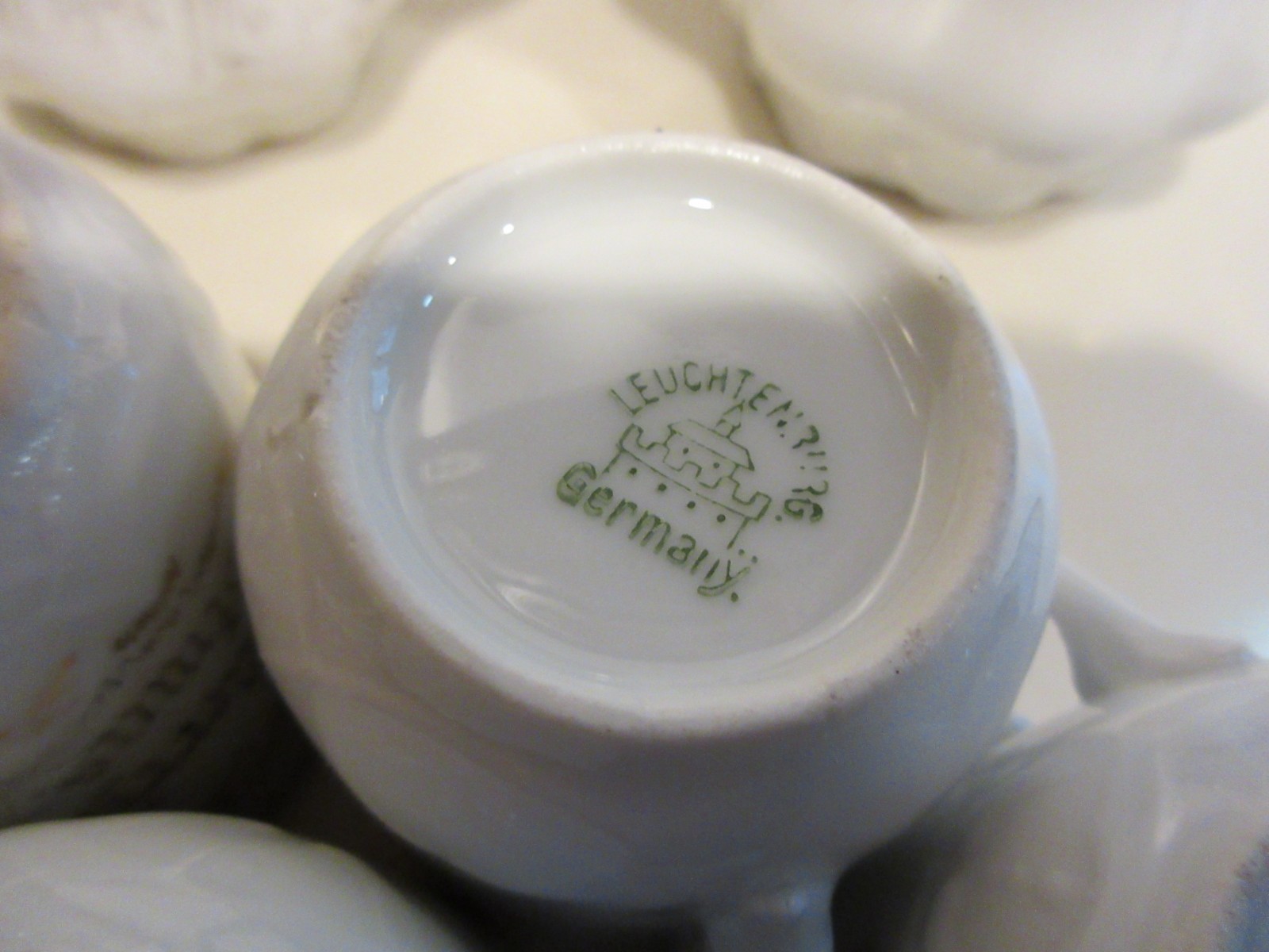 LEUCHTENBURG GERMANY" MERRY CHRISTMAS" PORCELAIN 15 PIECE CHILDS TEA SET