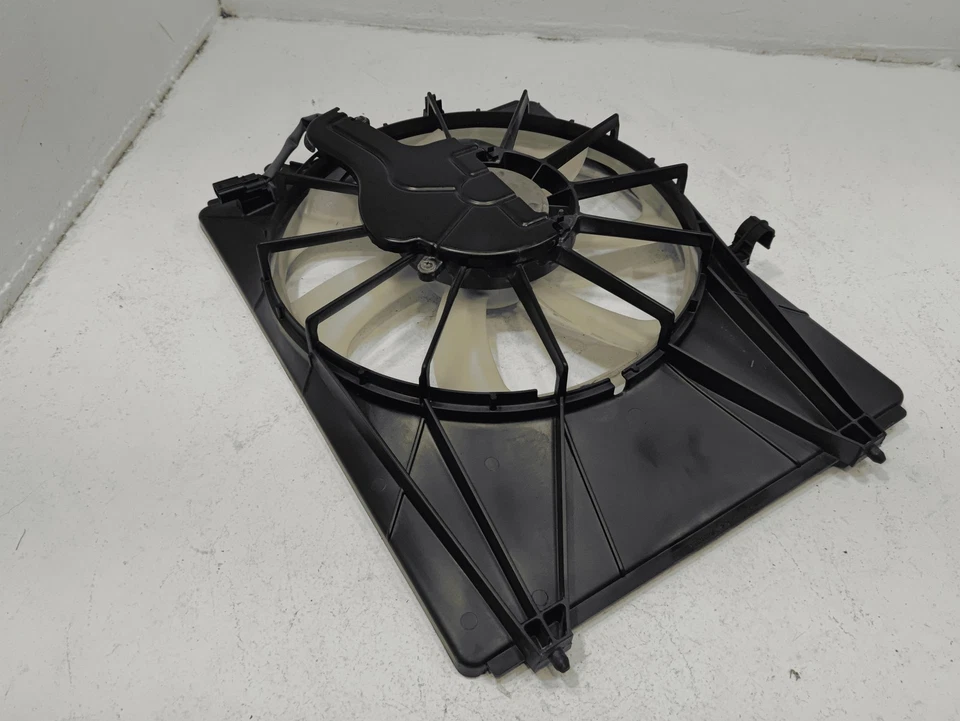 Honda Passport 2019-2025 radiador lado pasajero ventilador cubierta y motor OEM Foto 4 de 4