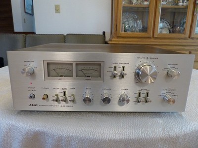 Silver faced vintage Akai am 2800 integrated amplifier highly