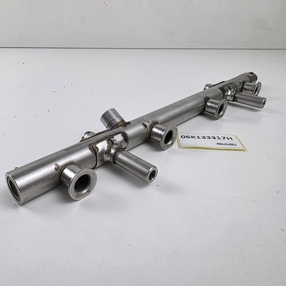 2014-2020 Volkswagen Golf R Fuel Distributor Rail 06K133317H - Imagem 4 de 4